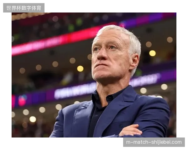 法国队爆冷输球暴露中场组织问题,主教练德尚的战术灵活性受到外界质疑 法国队爆冷输球暴露中场组织问题,主教练德尚的战术灵活性受到外界质疑